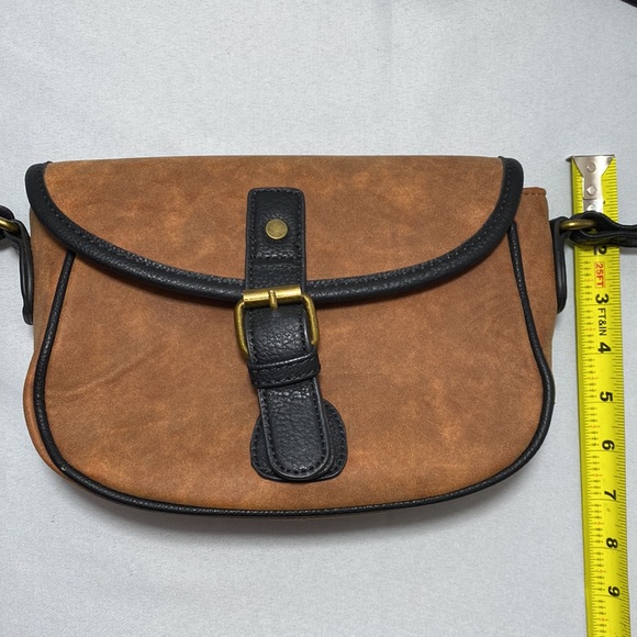 G.H. Bass & Co. tan saddle/crossbody bag - Picture 7 of 7